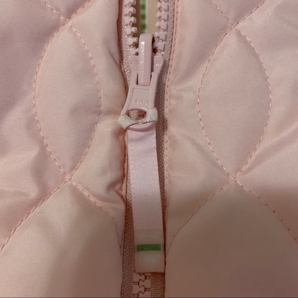 Figure Skate Embroidered Quilted Vest Pink Devon & Jones Size Medium - Picture 6 of 8